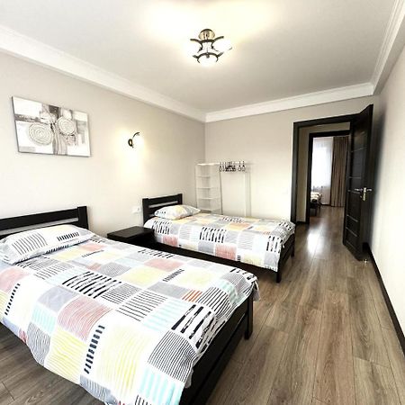 Artal Apartment On Obolonskyi Avenue 16A, 2 Bedroom Kiew Exterior foto